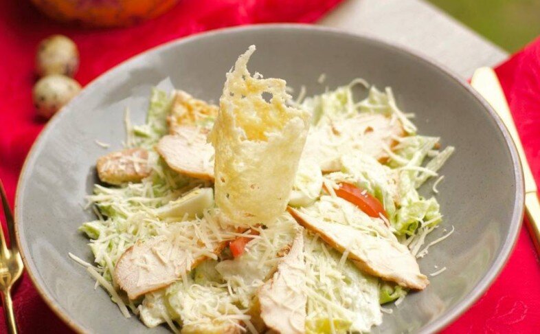 Салат «Цезарь» с филе курицы