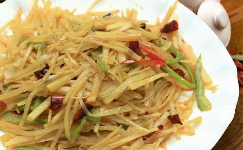 Картофель соломкой в кисло-остром соусе