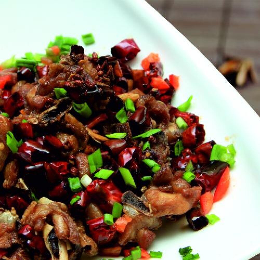 Курица кусочками в пряно-остром соусе