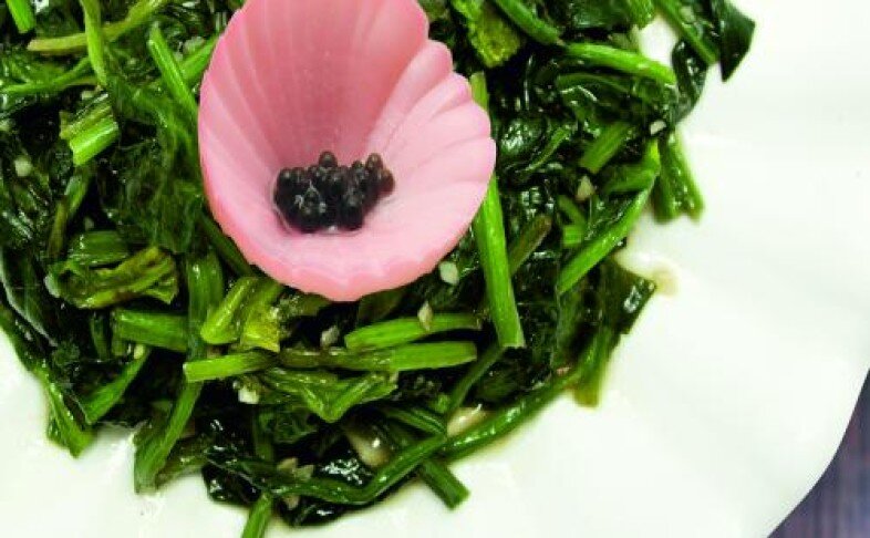 Шпинат жареный