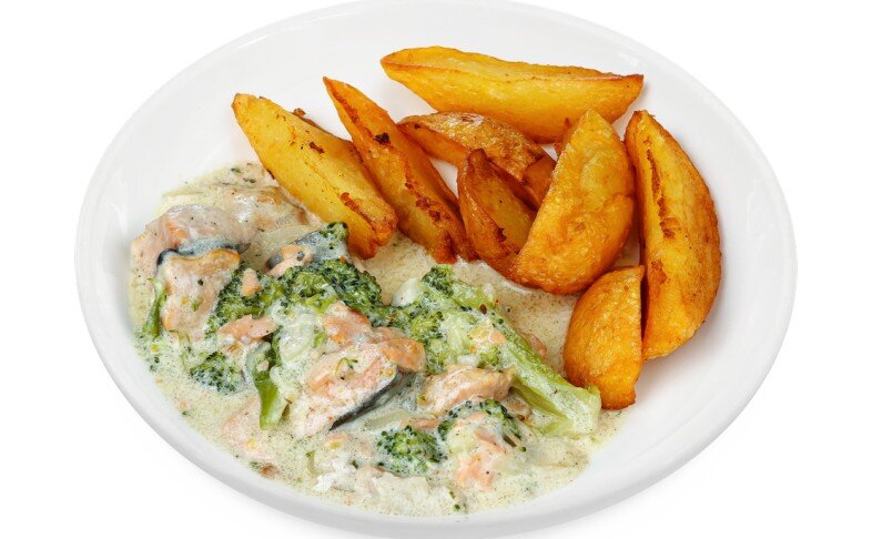 Горбуша в сливках с брокколи