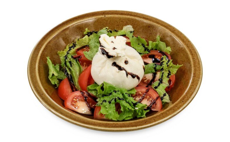 Буррата с томатами