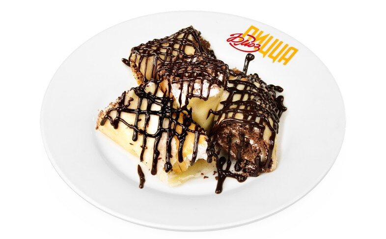 Блинчики с шоколадом и взбитыми сливками