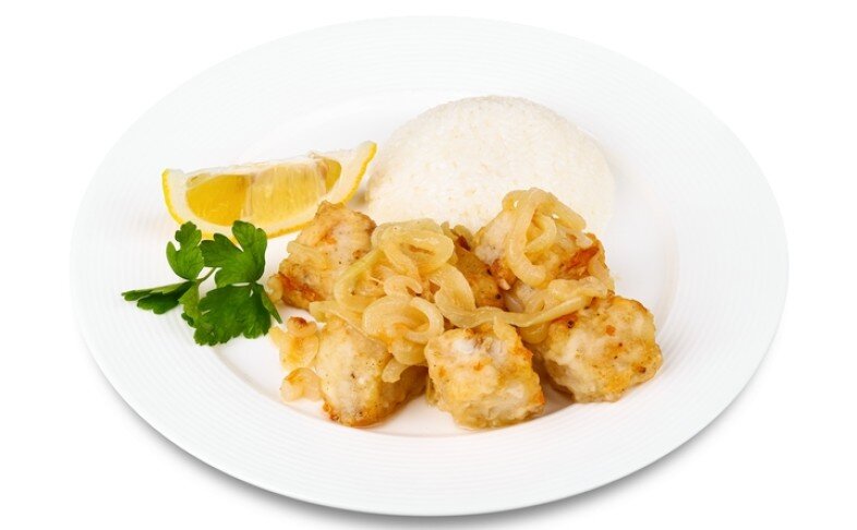 Филе минтая с луком