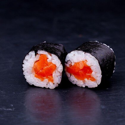 Мини ролл с лососем
