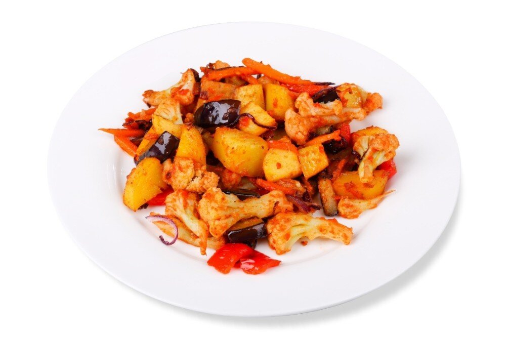 Жаркое с овощами и соусом сацебели