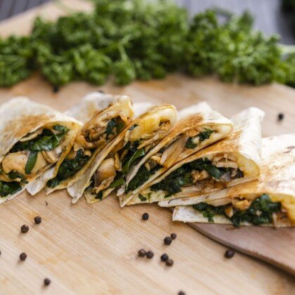 Mushroom & Spinach Quesadilla – 6 Pieces 🫓