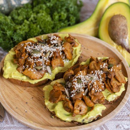 Vegan Avocado Toast – 2 Pieces 🥑