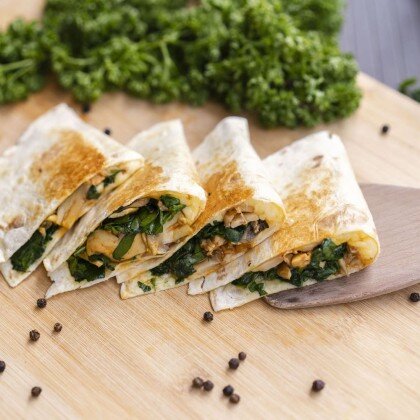 Mushroom & Spinach Quesadilla – 4 Pieces 🫓