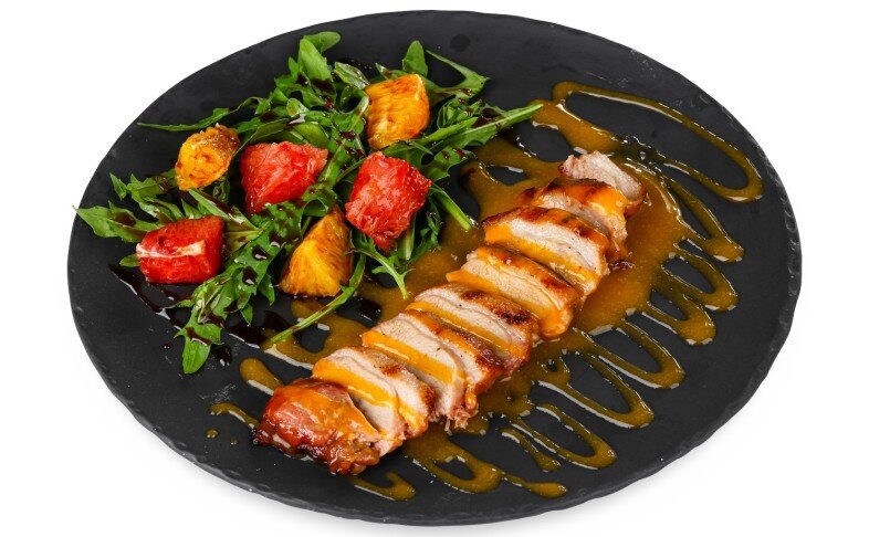 Утка с манговым конфи