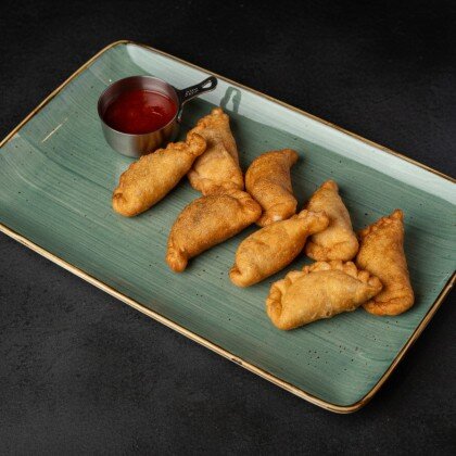 БУЙРЕКИ С ТОМАТНЫМ СОУСОМ