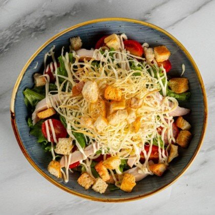 Салат с копченой курицей и чечел