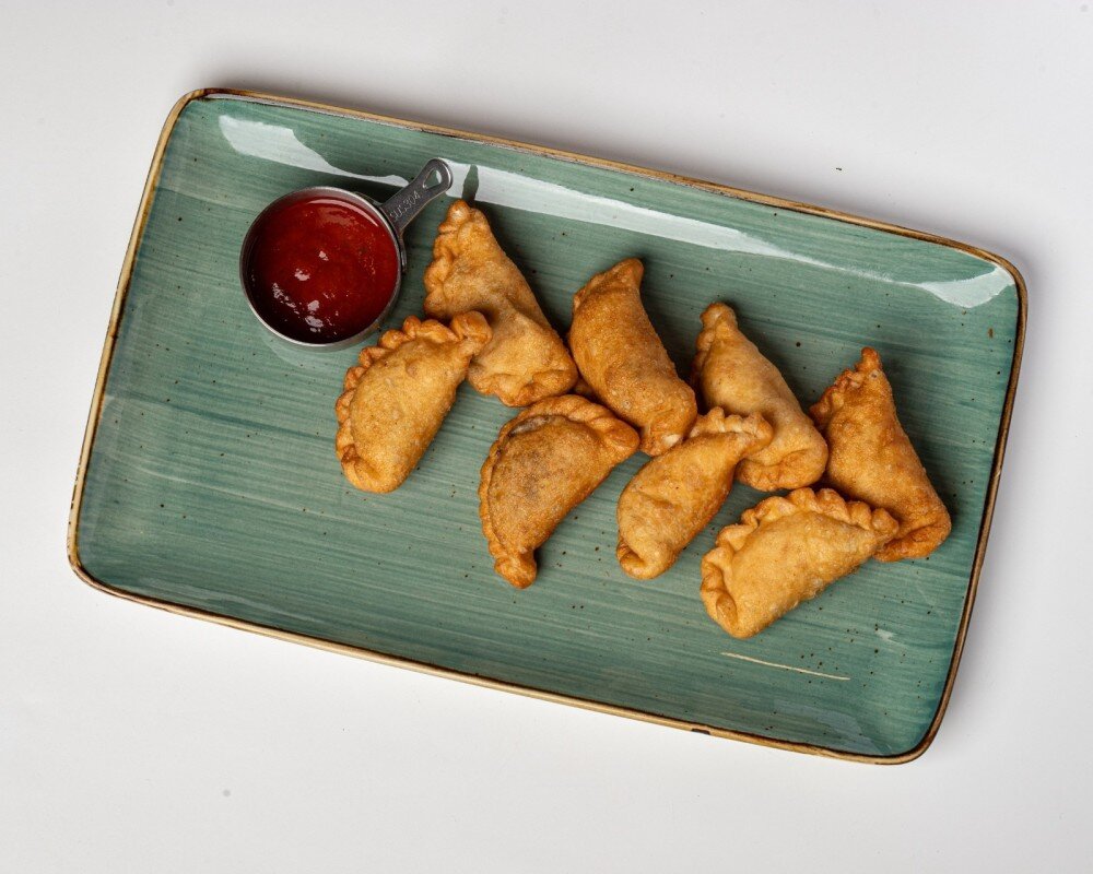 БУЙРЕКИ С ТОМАТНЫМ СОУСОМ