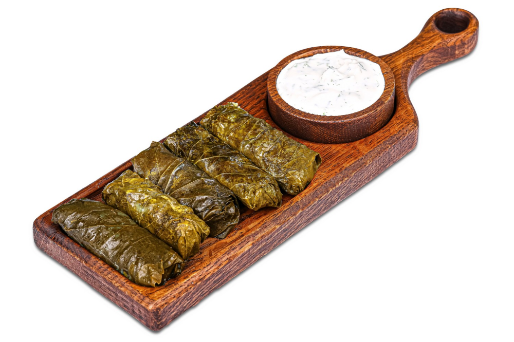 Долма с соусом цахтон