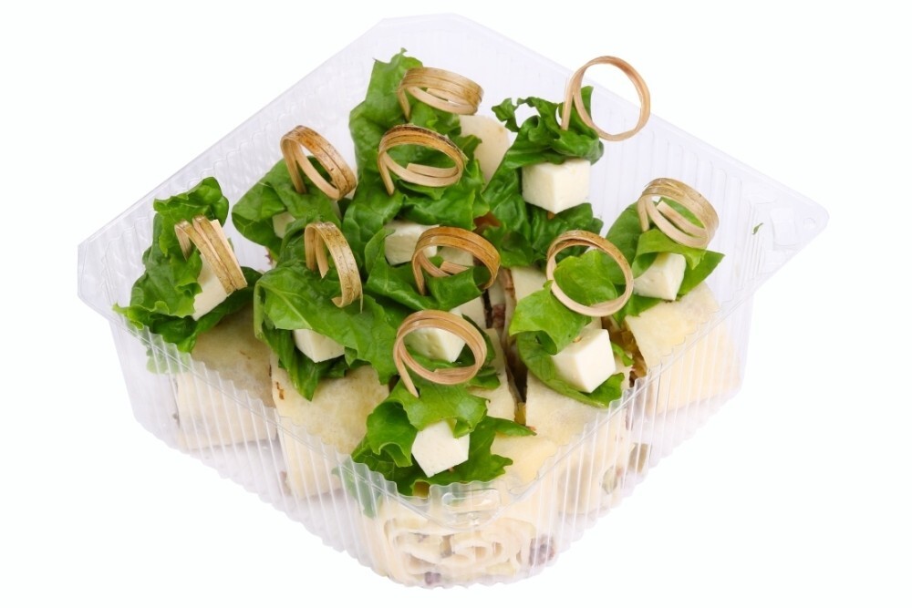 Канапе с блином и копченой курицей (10 шт)