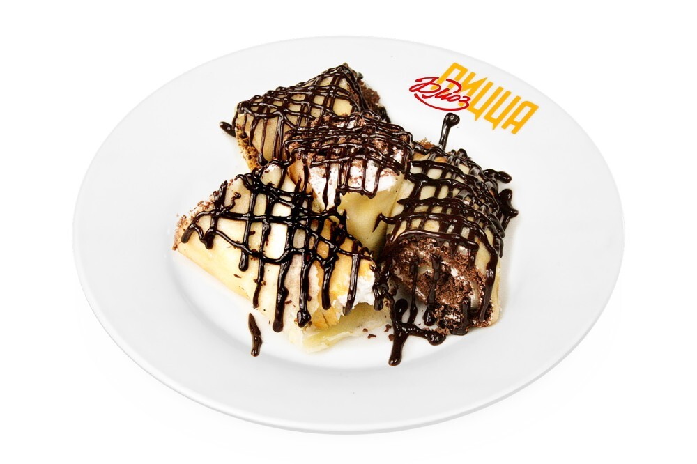 Блинчики с шоколадом и взбитыми сливками