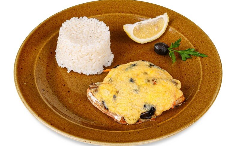 Горбуша с овощами в кляре