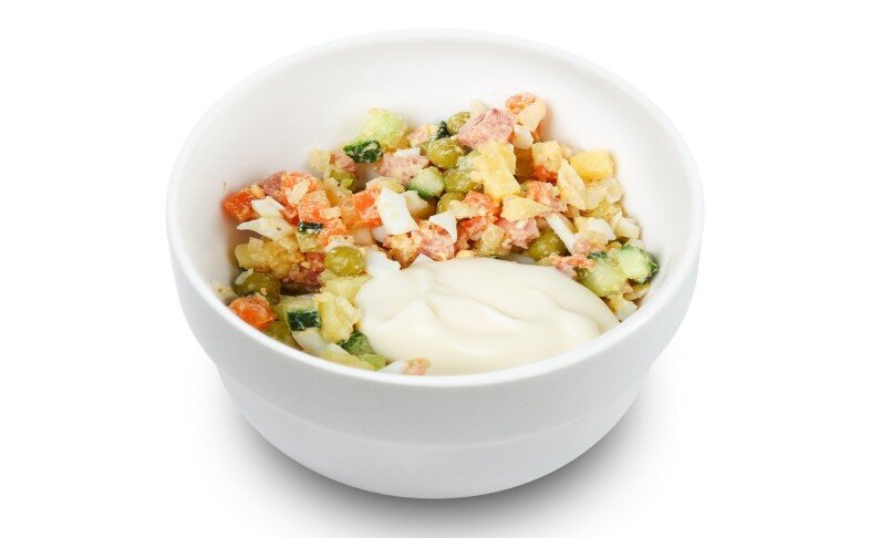 Салат "Оливье со свежим огурцом"