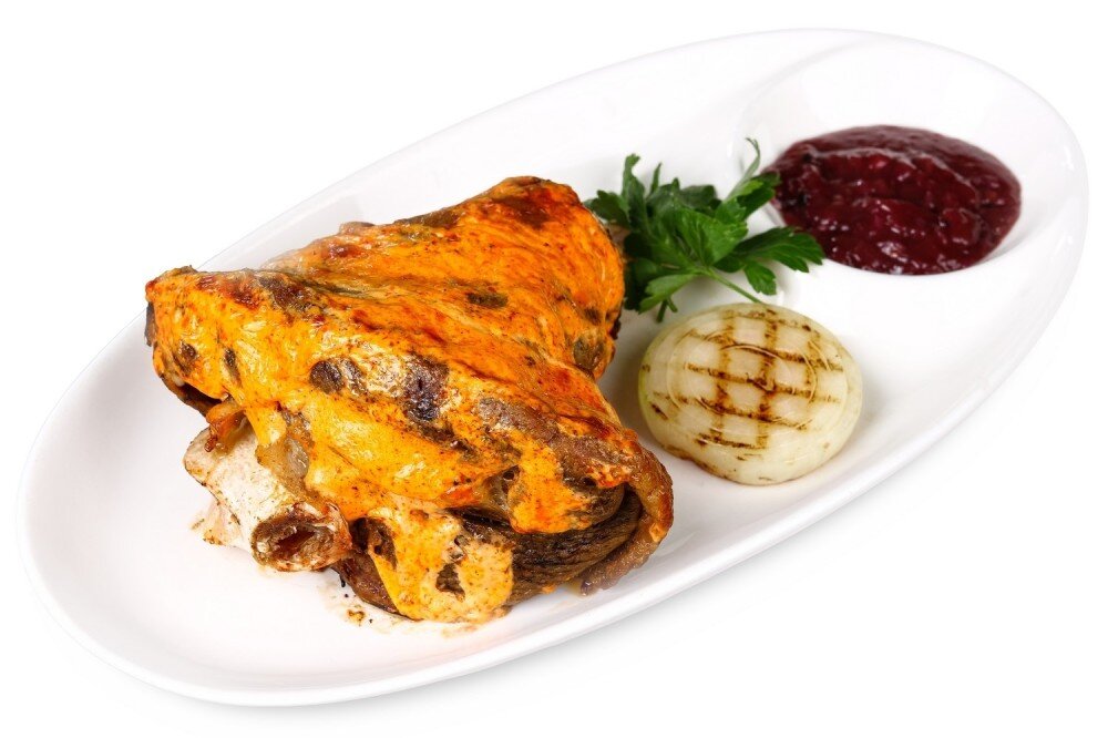 Баранья рулька в аджике