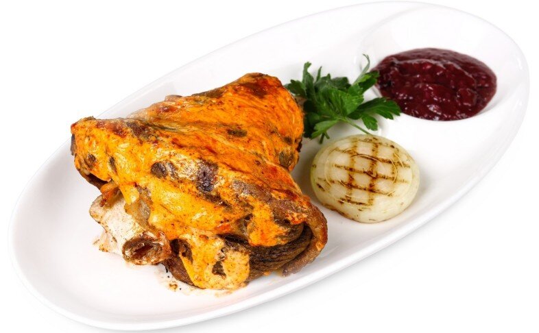 Баранья рулька в аджике