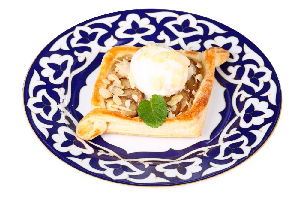 Слойка с грушей и творожным сыром