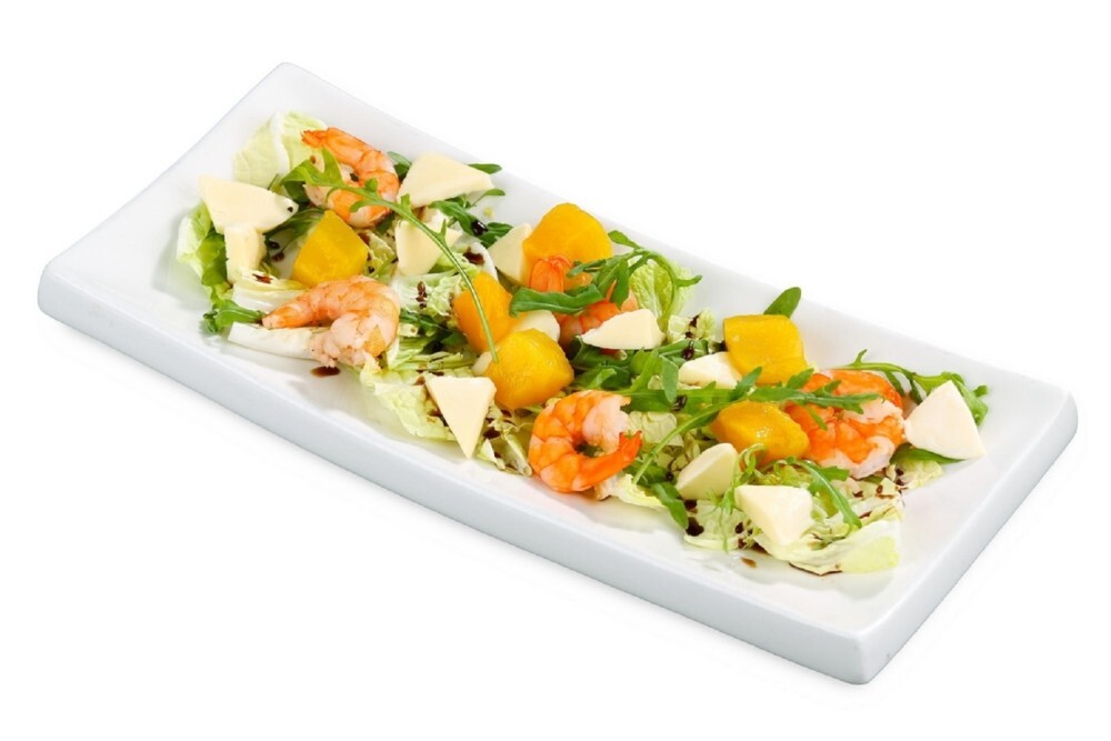 Салат с манго и креветками