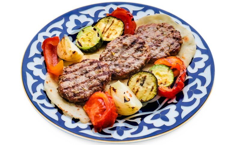 Кюфта на гриле с овощами