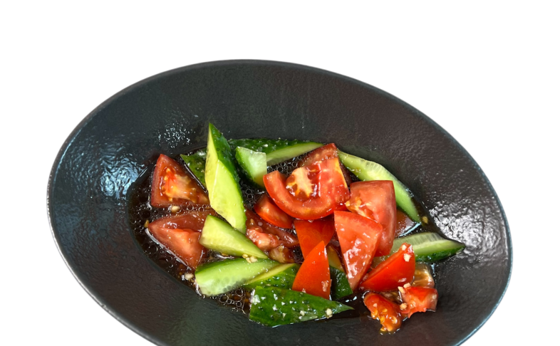 Огурцы и помидоры в чесночном соусе