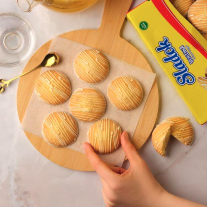 Нежное печенье с белой глазурью