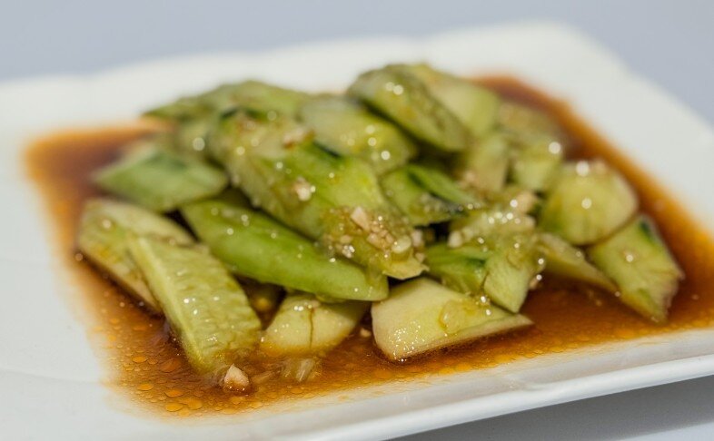 Огурцы очищенные в чесночном соусе